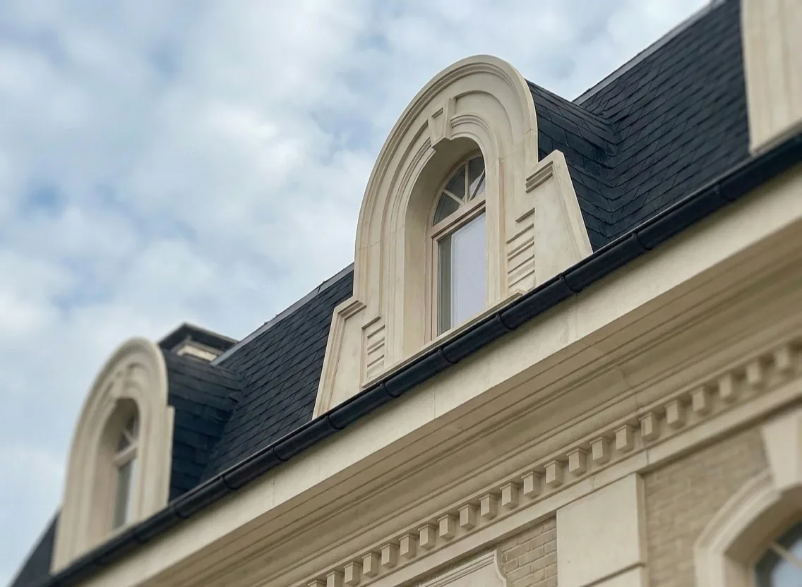 Люкарна и подкровельный карниз